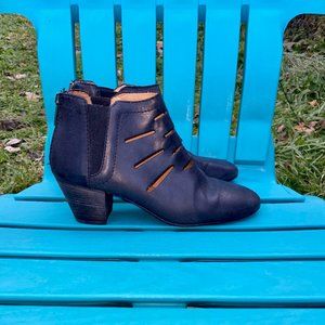 Aquatalia Frieda Cut out Boots